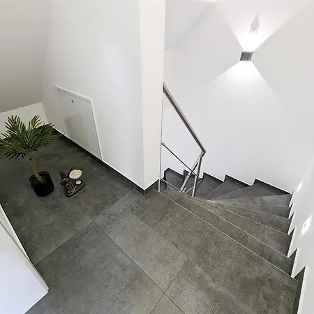 Appartement Alfa Studio-apartment 2 Betten Kueche Bad L Smarttv Wifi L Porsche & Bosch L 2 Beds Kitchen Bath Bs21a11 Stuttgart